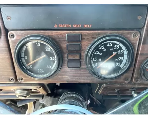 Freightliner FLD120 Instrument Cluster