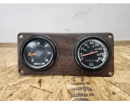 Freightliner FLD120 Instrument Cluster