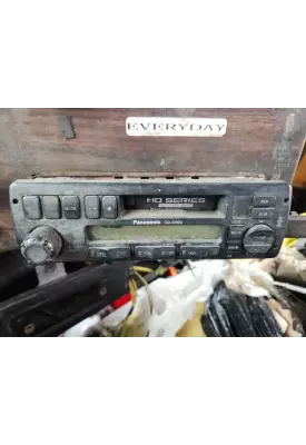 Freightliner FLD120 Radio