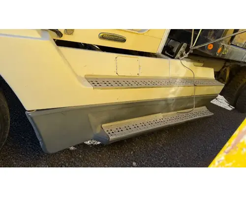 Freightliner FLD120 Side Fairing