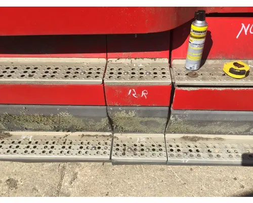 Freightliner FLD120 Skirt