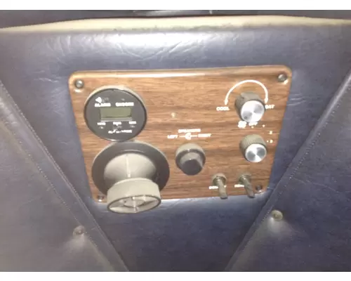 Freightliner FLD120 Sleeper Controls