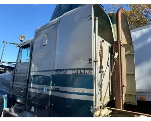 Freightliner FLD120 Sleeper