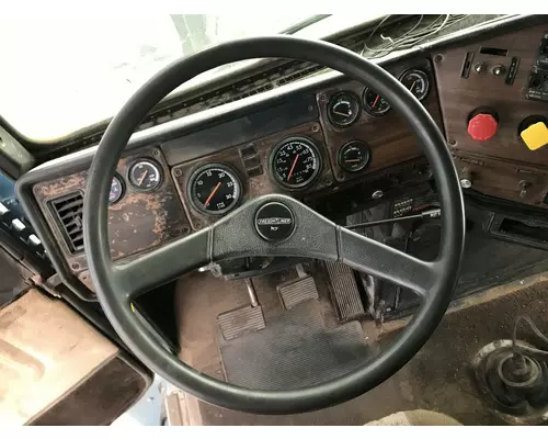 Freightliner FLD120 Steering Column