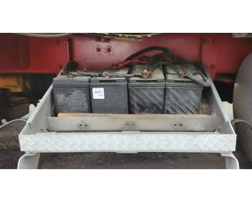 Freightliner FLD132 XL CLASSIC Battery Box