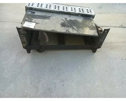 Freightliner FLD132 XL CLASSIC Battery Box