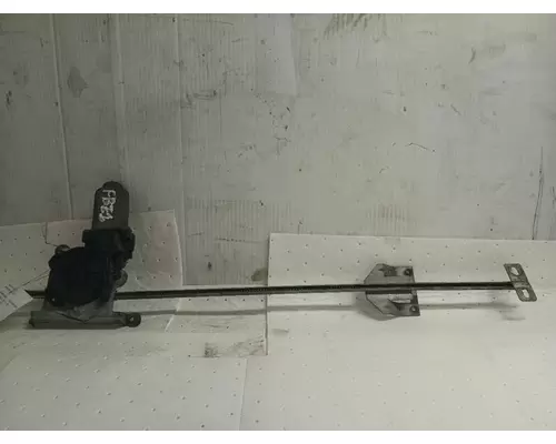 Freightliner FLD132 XL CLASSIC Door Window Regulator, Front