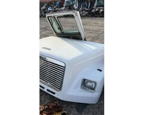 Freightliner FLD Hood