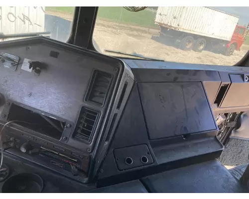 Freightliner FLT Dash Assembly