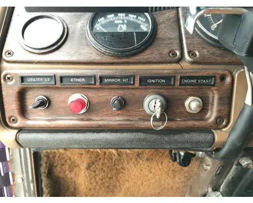 Freightliner FLT Dash Assembly