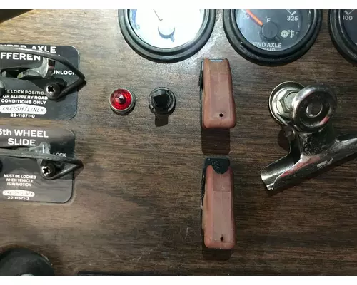Freightliner FLT Dash Assembly