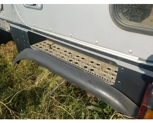 Freightliner FLT Engine Brackets, Misc.