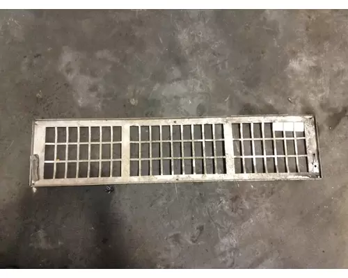 Freightliner FLT Grille