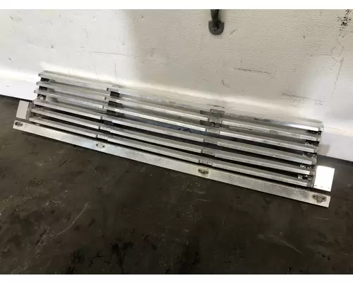 Freightliner FLT Grille