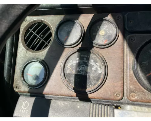 Freightliner FLT Instrument Cluster