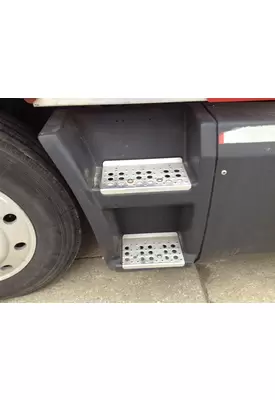 Freightliner FLT Skirt