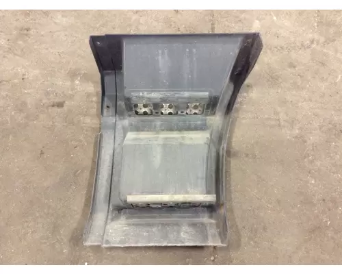 Freightliner FLT Skirt