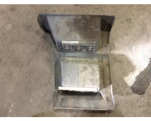 Freightliner FLT Skirt