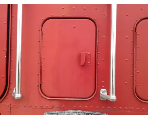 Freightliner FLT Sleeper Door