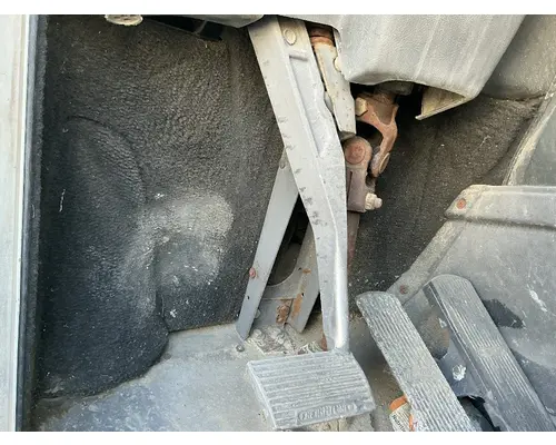 Brake / Clutch Pedal Box FREIGHTLINER FL Cabover Geco - Fresno