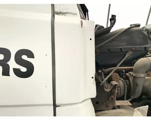 Cowl Freightliner FL106 Vander Haags Inc Cb