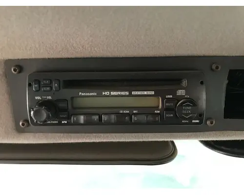 Radio Freightliner FL112 Vander Haags Inc Cb