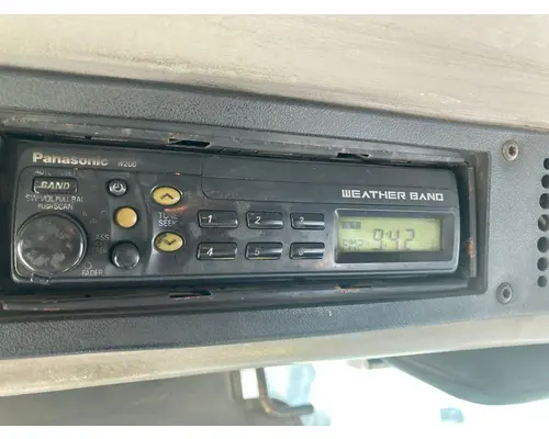 Radio Freightliner FL112 Vander Haags Inc Kc