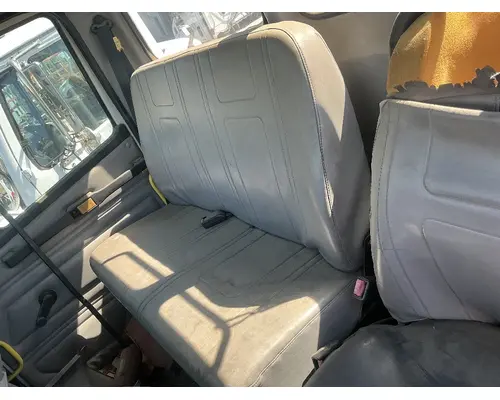 Seat, Front FREIGHTLINER FL70 Geco - Fresno