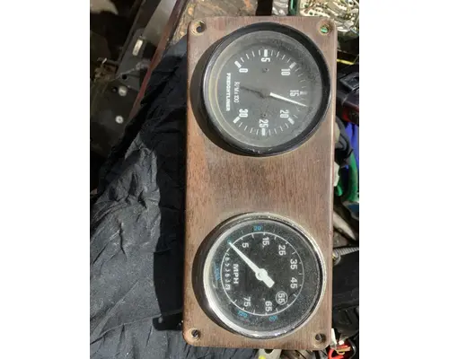 Speedometer Head Cluster FREIGHTLINER FL70 Truck Salvage International Inc