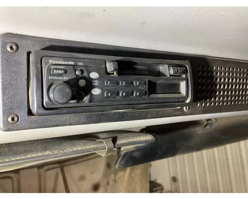 Radio Freightliner FL80 Vander Haags Inc Sf