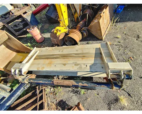 Liftgates / Tailgates FREIGHTLINER FL80 Truck Salvage International Inc