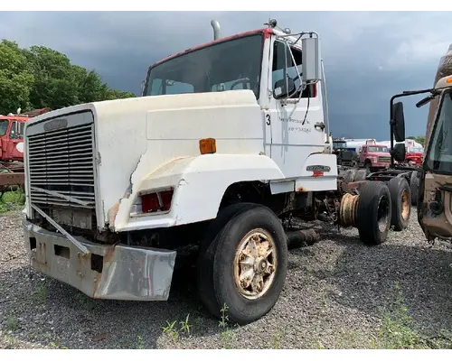 Complete Vehicle FREIGHTLINER FLC11264T/ST Truck Salvage International Inc