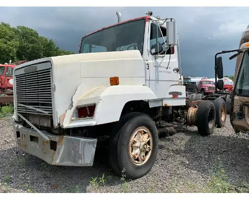 Complete Vehicle FREIGHTLINER FLC11264T/ST 2679707 Ontario Inc