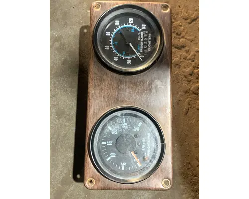 Speedometer Head Cluster FREIGHTLINER FLC112 Truck Salvage International Inc