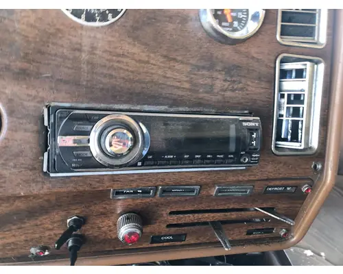 Radio Freightliner FLC120 Vander Haags Inc Sp