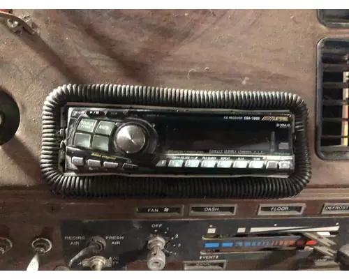 Radio Freightliner FLC120 Vander Haags Inc Dm
