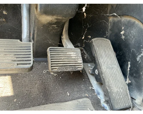 Brake / Clutch Pedal Box FREIGHTLINER FLC GECO - Fresno