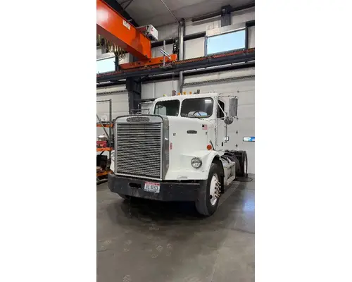 Hood Freightliner FLC HOLST TRUCK PARTS