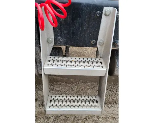 Step FREIGHTLINER FLD/CLASSIC ReRun Truck Parts