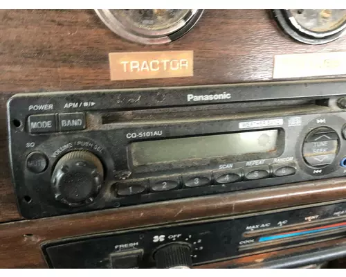 Radio Freightliner FLD112 Vander Haags Inc Sp