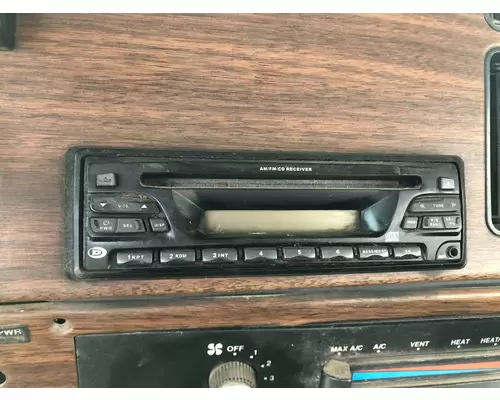 Radio Freightliner FLD112 Vander Haags Inc Cb