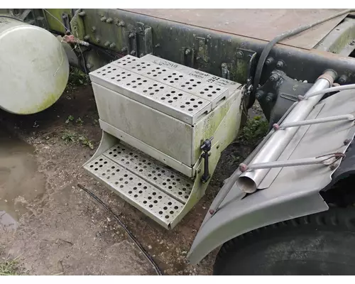 Battery Box FREIGHTLINER FLD112 Crj Heavy Trucks And Parts