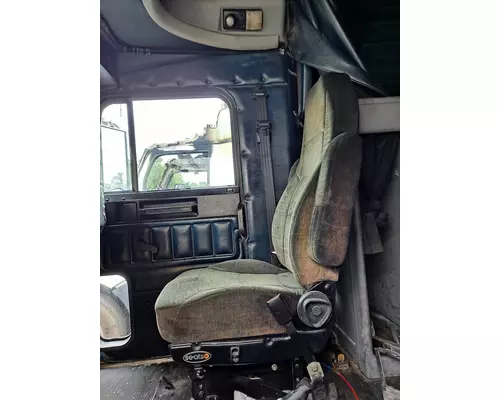 Seat, Front FREIGHTLINER FLD112 LKQ Evans Heavy Truck Parts