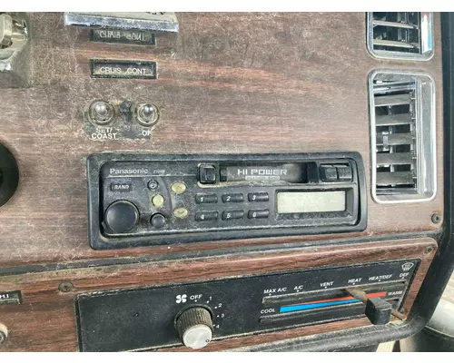 Radio Freightliner FLD112SD Vander Haags Inc Dm