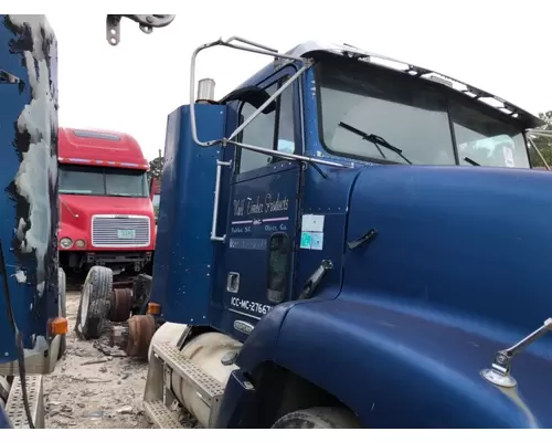 Cab FREIGHTLINER FLD112SD B &amp; W  Truck Center