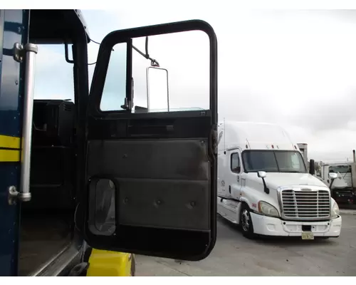 Door Assembly, Front FREIGHTLINER FLD120 1988-2009 LKQ Heavy Truck - Tampa