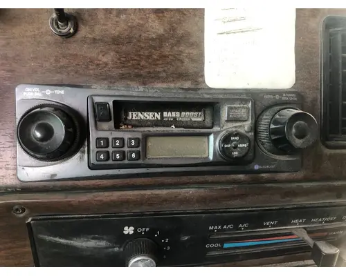 Radio Freightliner FLD120 Vander Haags Inc Sp