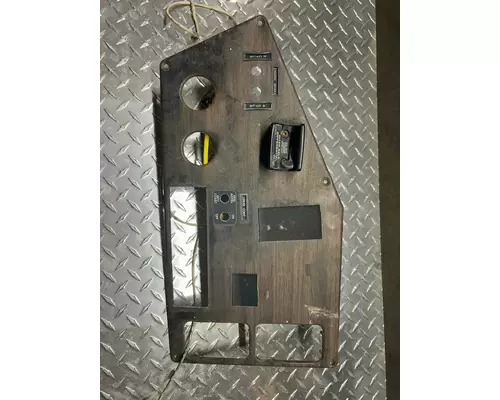 Dash Panel FREIGHTLINER FLD120 Hatch Trucking LLC