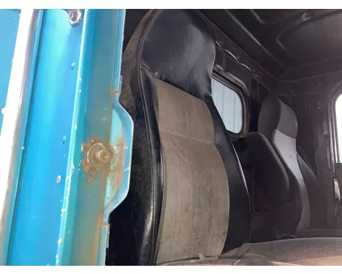 Seat, Front Freightliner FLD120 Vander Haags Inc WM