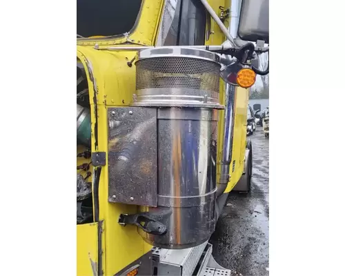 Air Cleaner Freightliner FLD132 XL CLASSIC Complete Recycling Group LLC